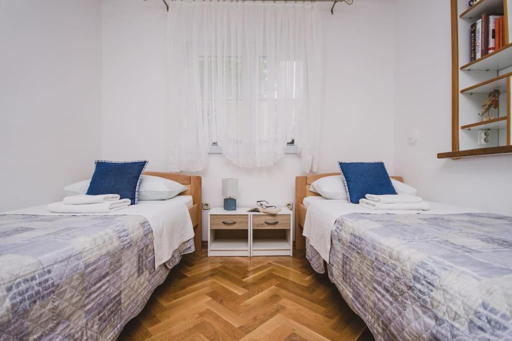 Marjan Hill 3-Br Apt,5 Guests Private Garden Near Beach สปลิท ภายนอก รูปภาพ