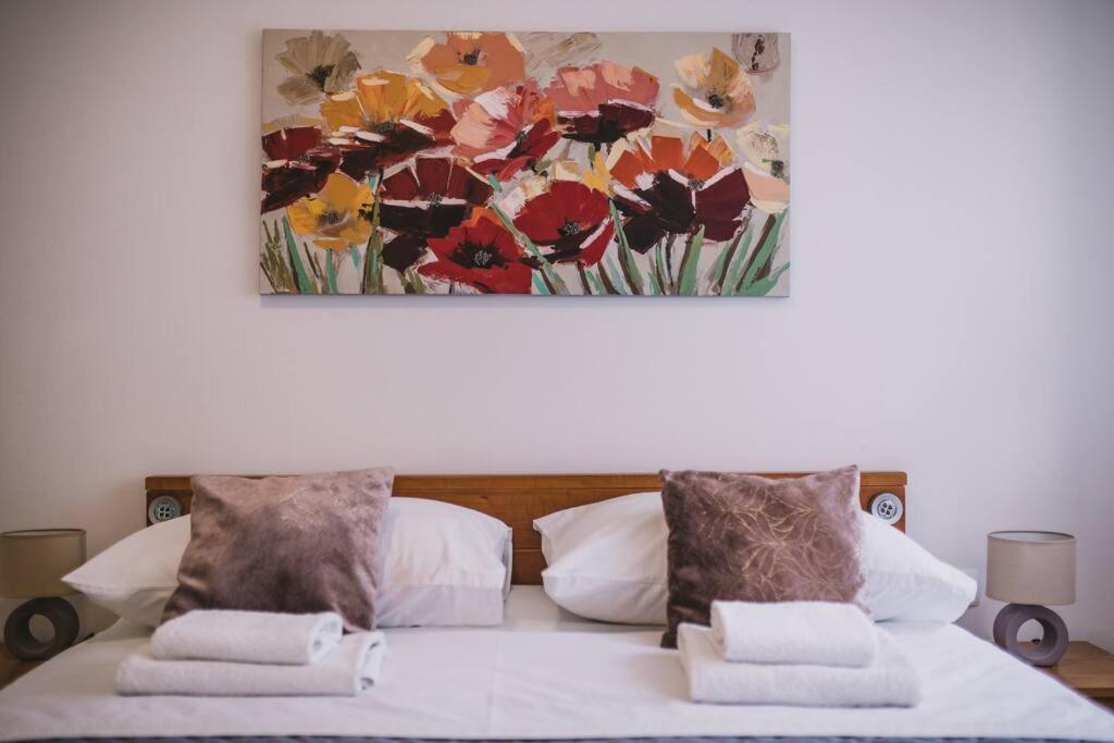 Marjan Hill 3-Br Apt,5 Guests Private Garden Near Beach สปลิท ภายนอก รูปภาพ
