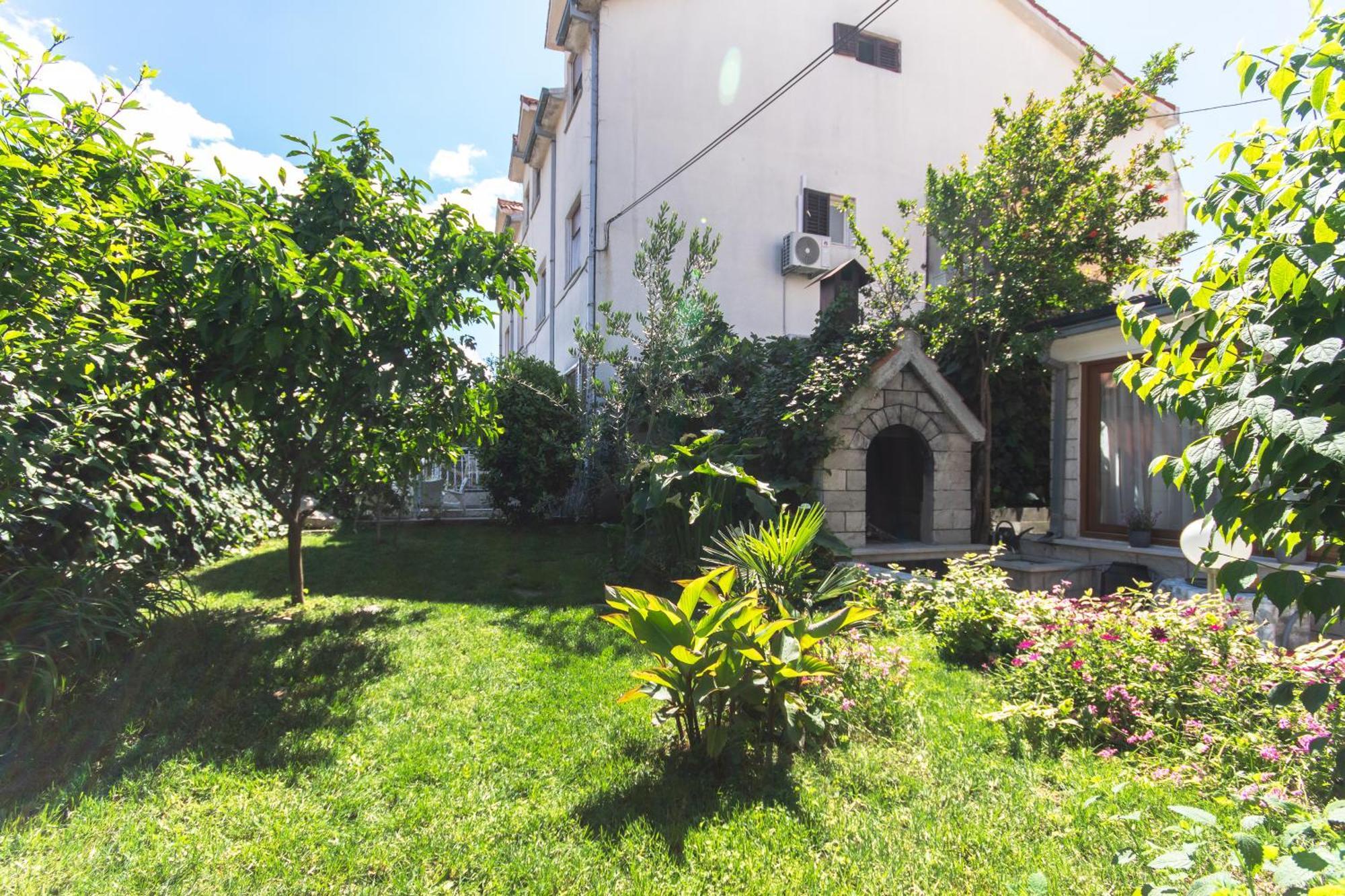 Marjan Hill 3-Br Apt,5 Guests Private Garden Near Beach สปลิท ภายนอก รูปภาพ