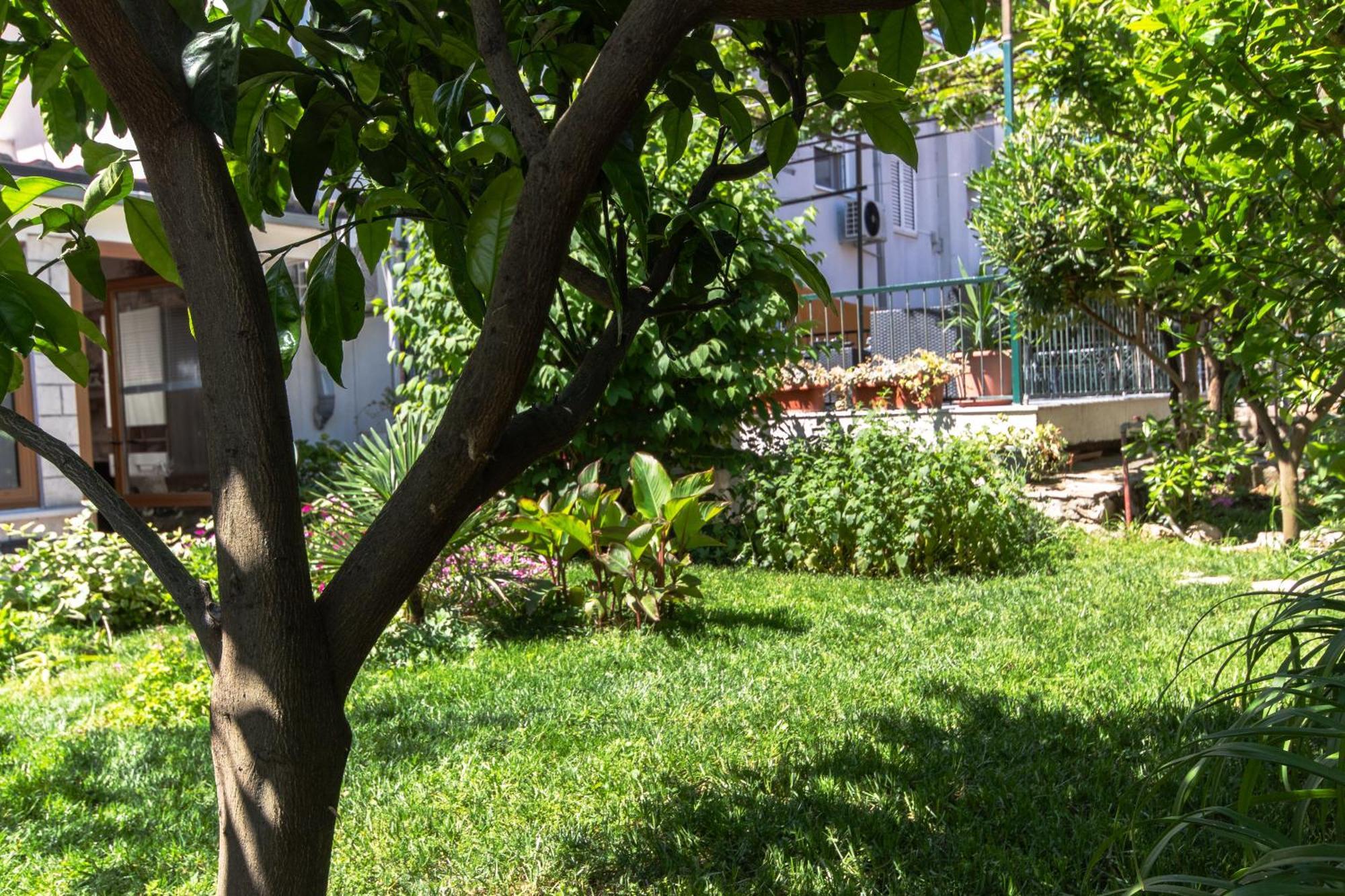Marjan Hill 3-Br Apt,5 Guests Private Garden Near Beach สปลิท ภายนอก รูปภาพ